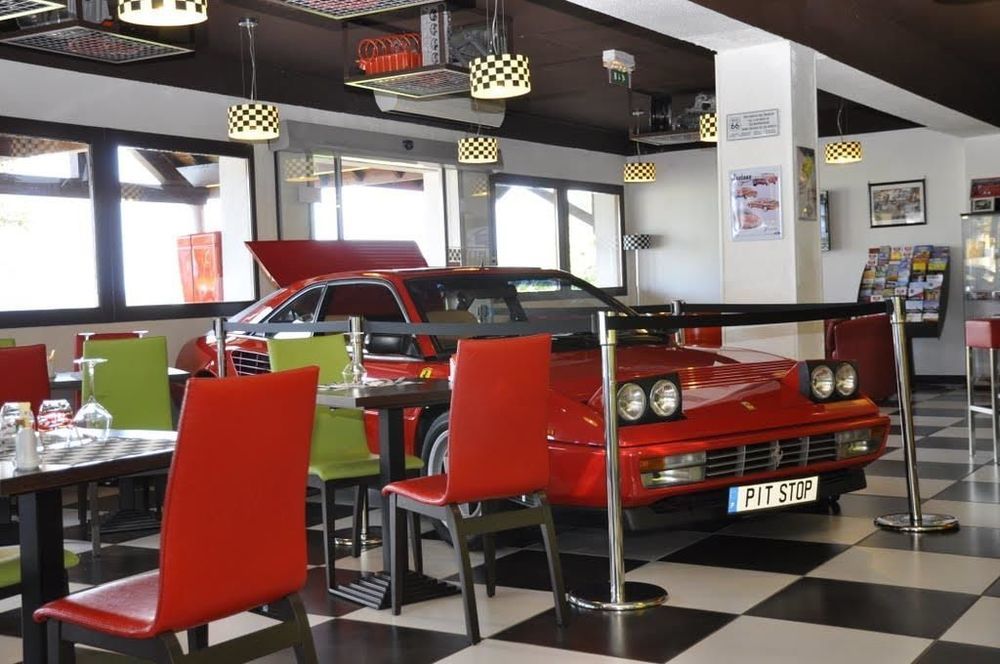 Kyriad Montlucon - Saint Victor Restaurang bild